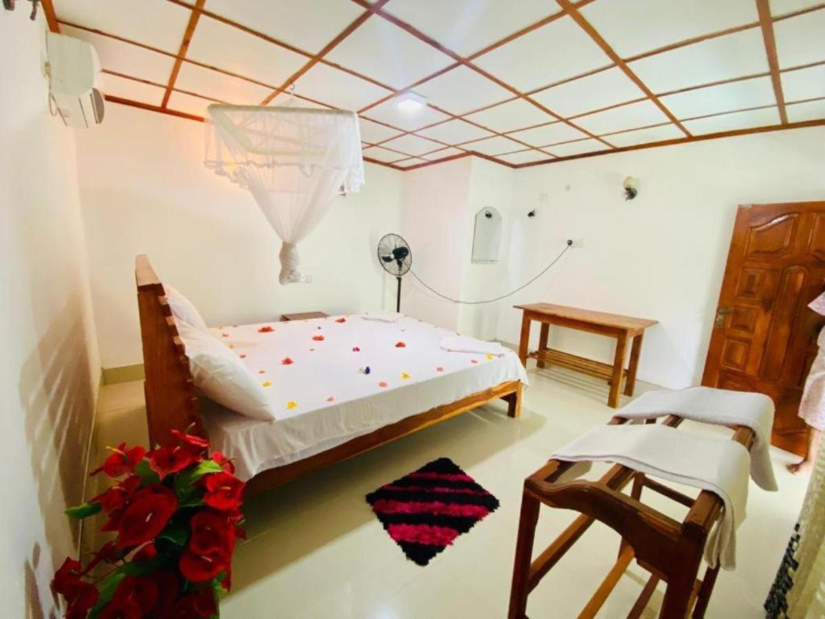 Rock Lake Home Stay Sigiriya Bagian luar foto